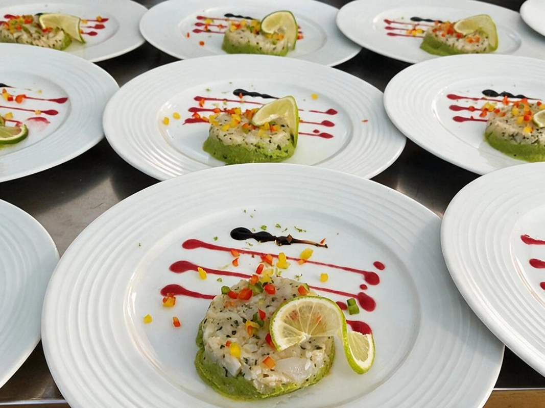 Mise en bouche et menu traiteur